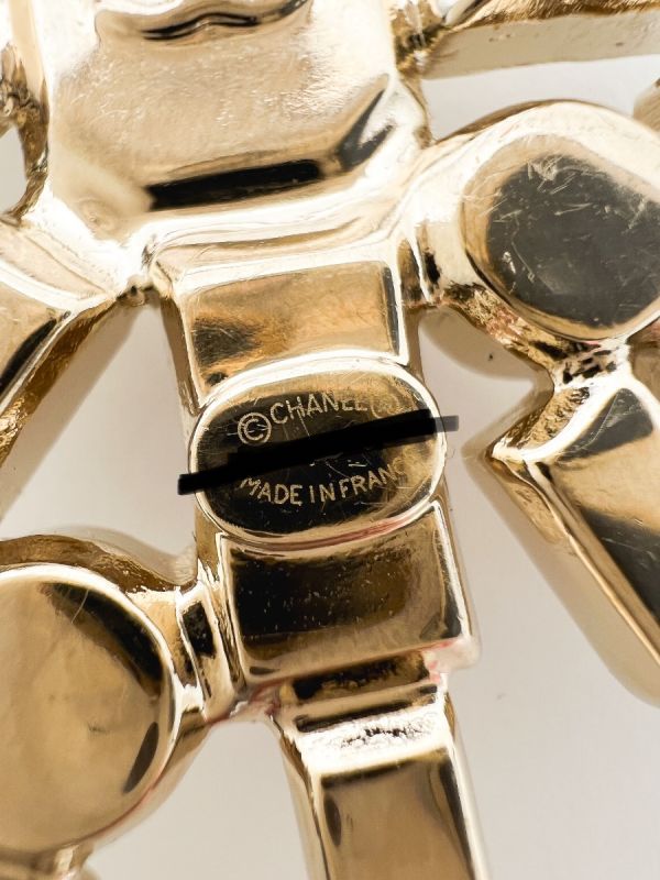 Broche Chanel