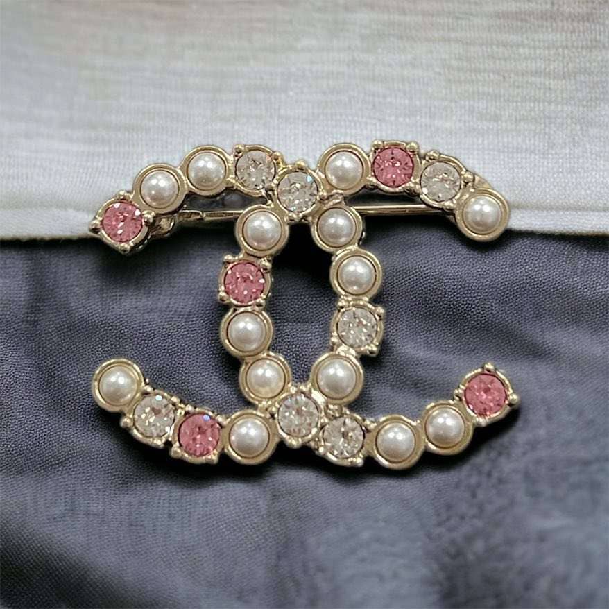 Broche Chanel