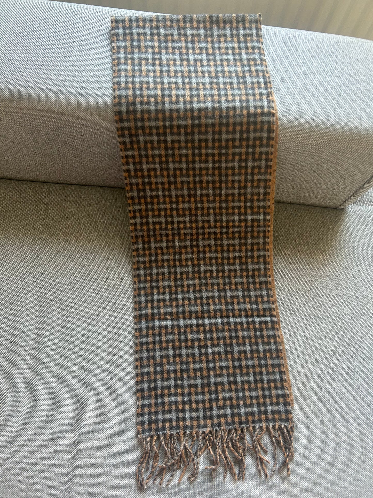 Echarpe monogrammée Hermès