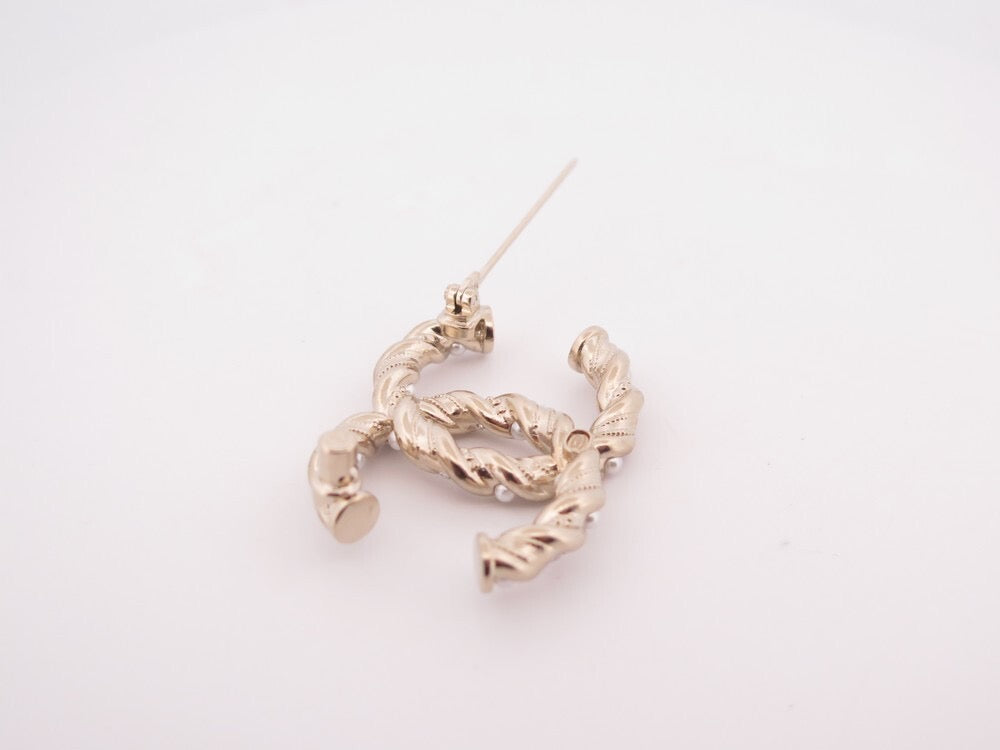 Broche Chanel
