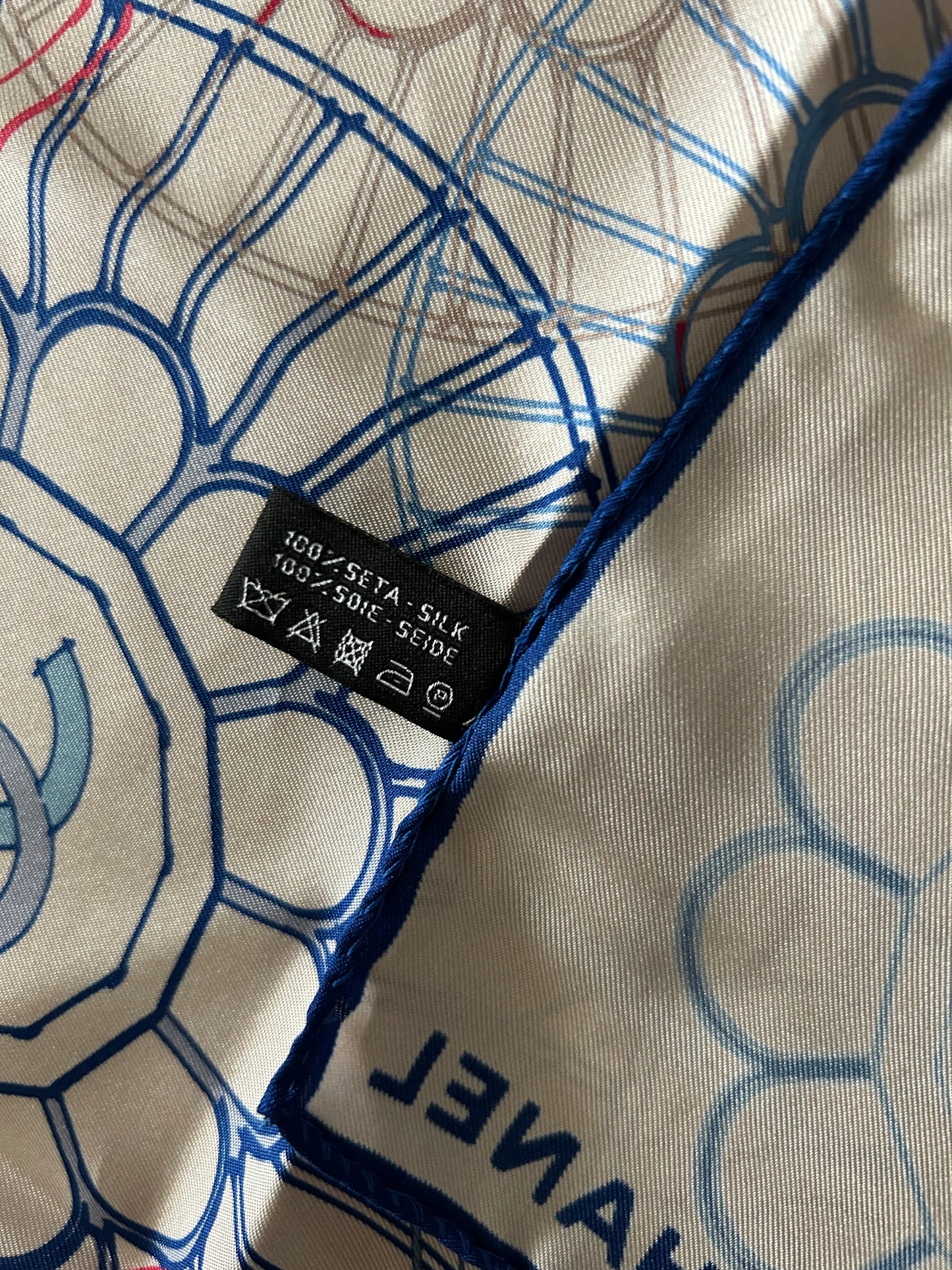 Carré en soie 90cm Chanel