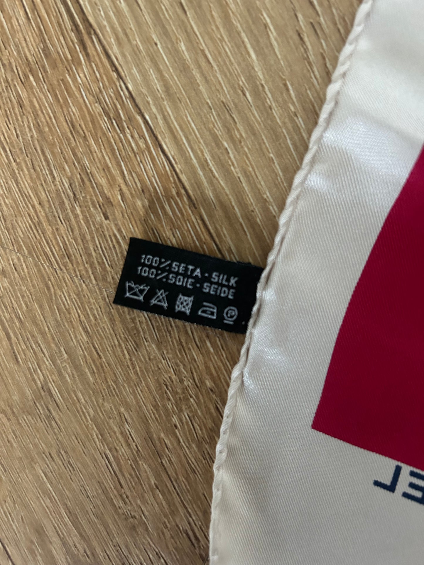 Carré en soie 90cm Chanel