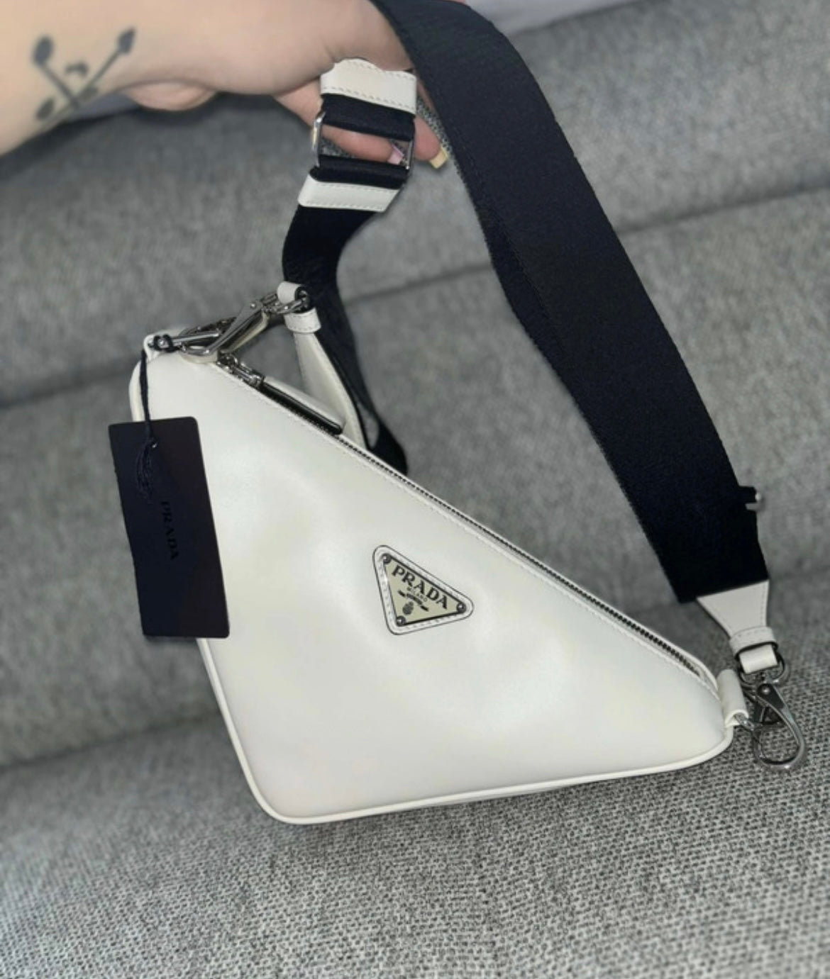 Sac triangle Prada