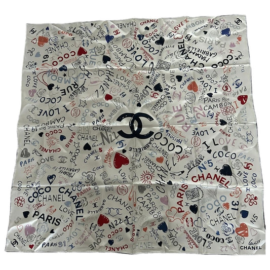 Carré en soie 90cm Chanel