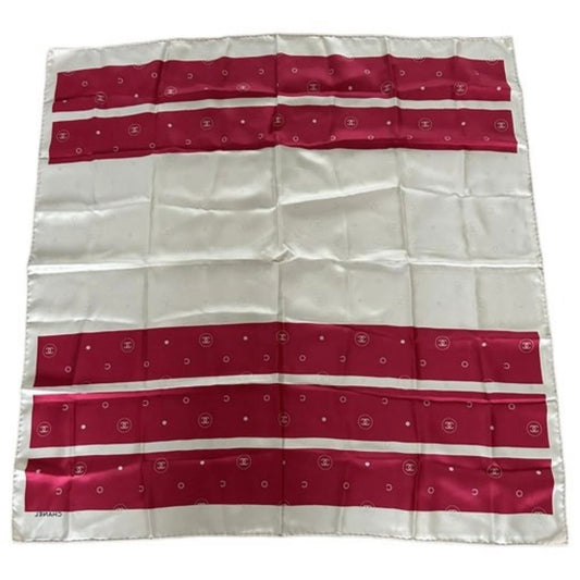 Carré en soie 90cm Chanel