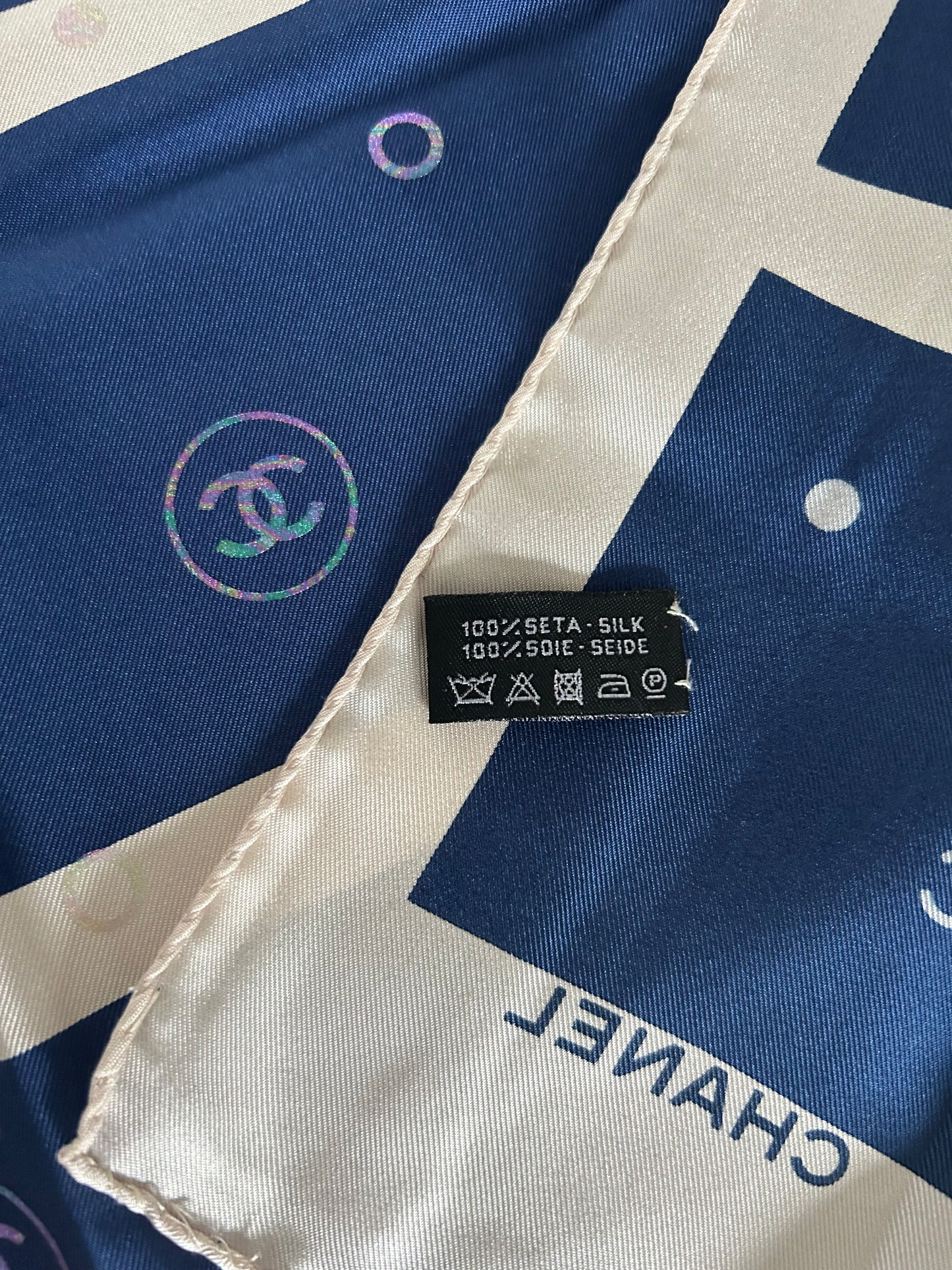 Carré en soie 90cm Chanel