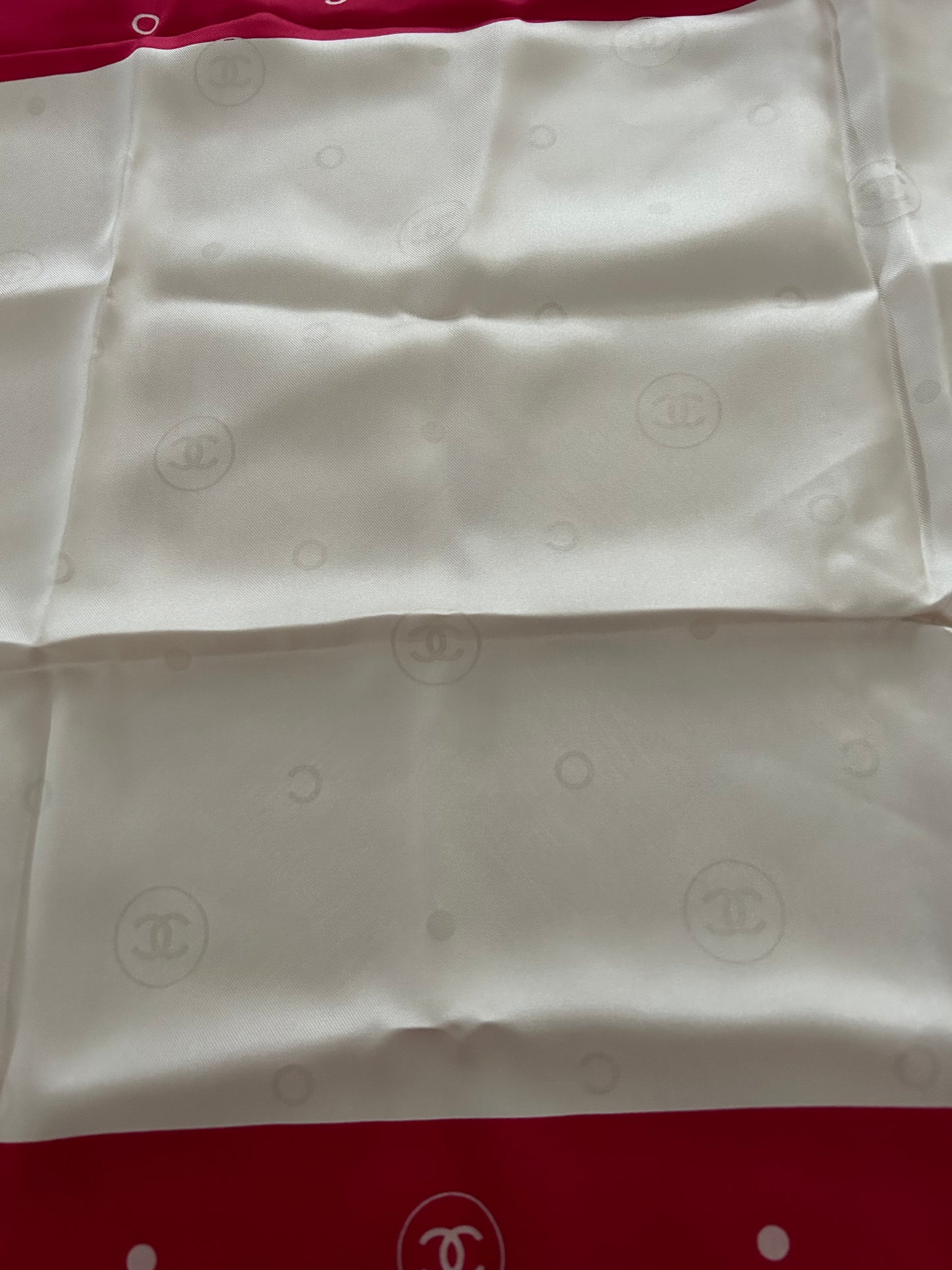 Carré en soie 90cm Chanel