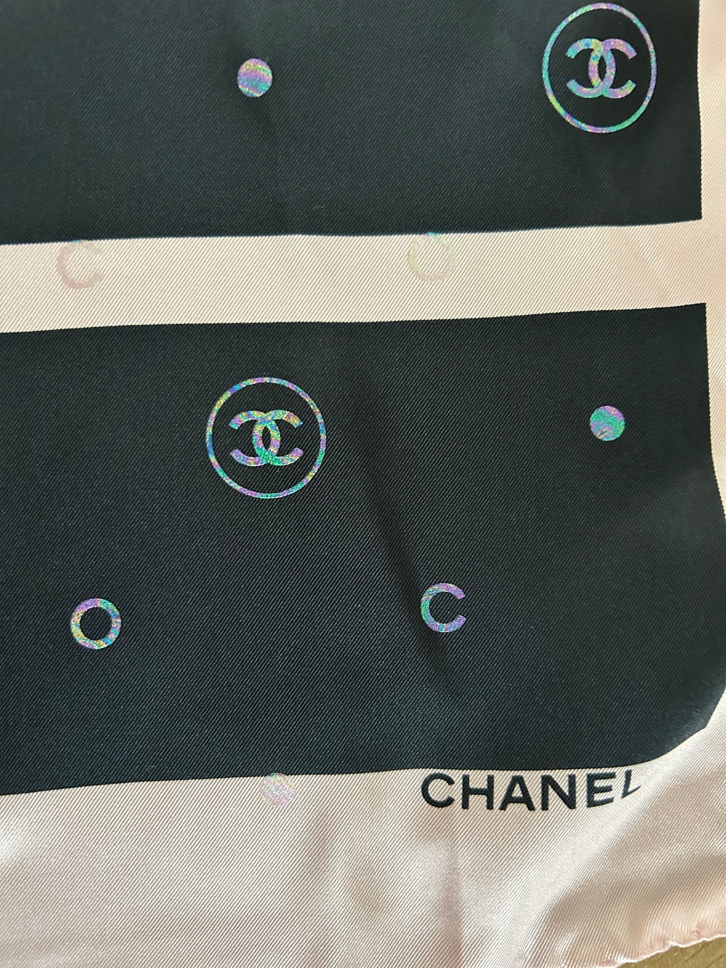 Carré en soie 90cm Chanel