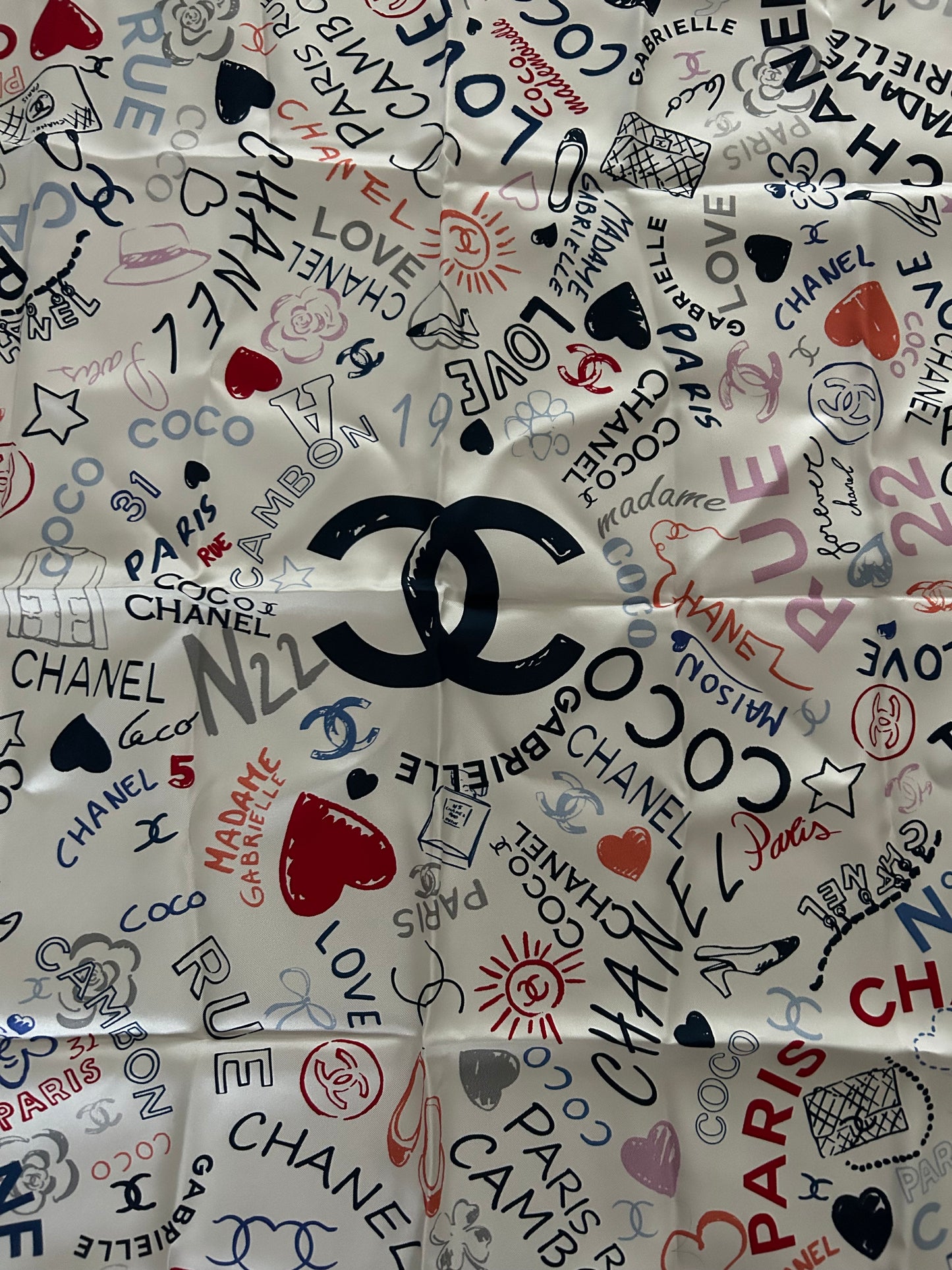 Carré en soie 90cm Chanel